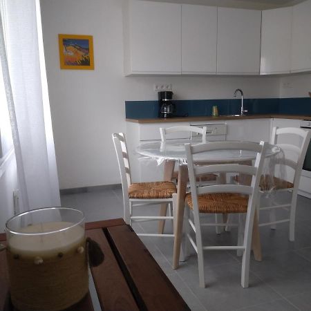 T2 Charmant Avec Terrasse 650M De La Mer 波尔尼谢 外观 照片